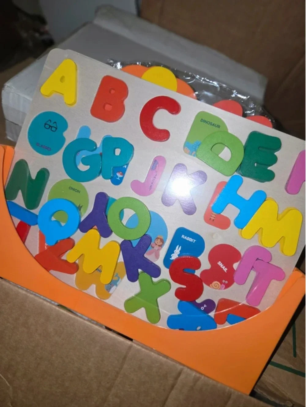 Kids puzzle with case holder